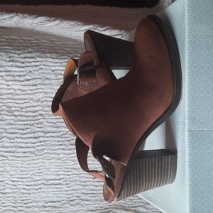 Lucky Brand Women's Machiko Mule Brown Pebbled Leather size 9 / 39